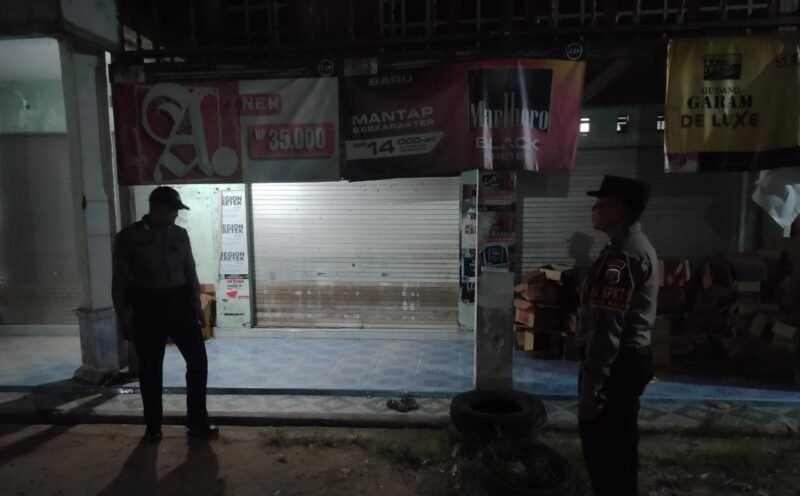 Berikan Rasa Aman, Polsek Maliku Patroli Malam ke Daerah Pemukiman Warga