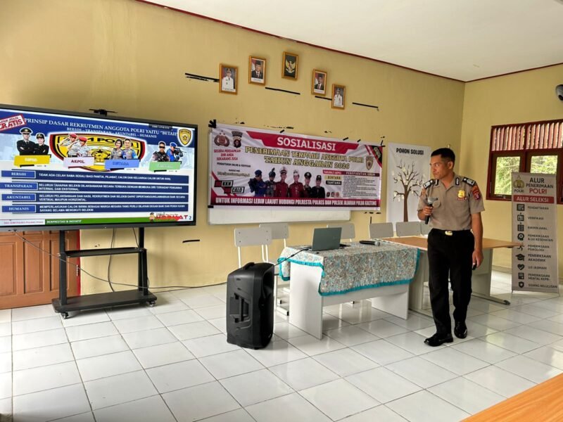 Gelar Sosialisasi di SMAN 2 Kahayan Hilir, Polres Pulang Pisau Ajak Putra-Putri Daerah Daftar Polri T.A 2026