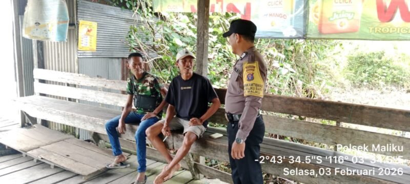 Sampaikan Pesan Kamtibmas Oleh personil Polsek Maliku Kepada Warga