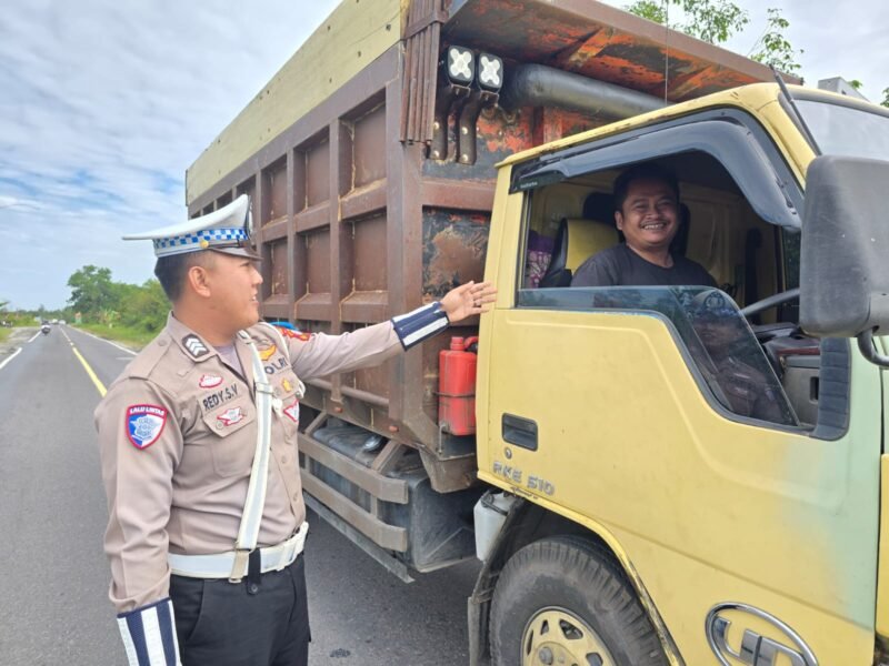 Hari Kelima Operasi Keselamatan, Satlantas Polres Pulang Pisau Tertibkan Pengendara di Jalan Raya