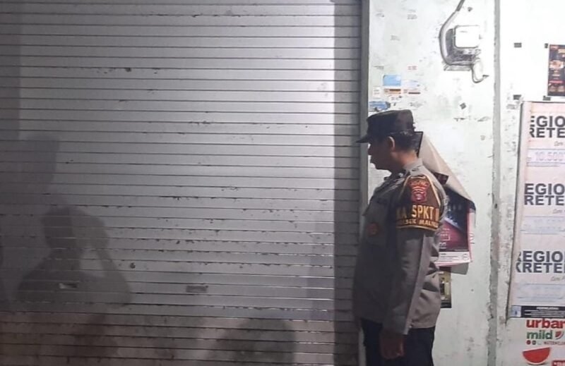 Berikan Rasa Aman, Polsek Maliku Patroli Malam ke Daerah Pemukiman Warga