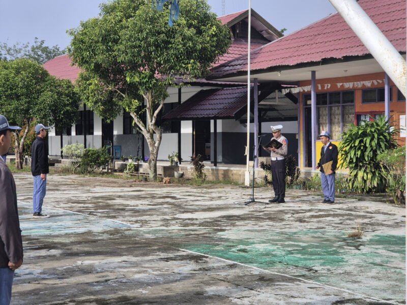 Lewat Upacara Bendera, Satlantas Polres Pulang Pisau Edukasi Keselamatan Berkendara