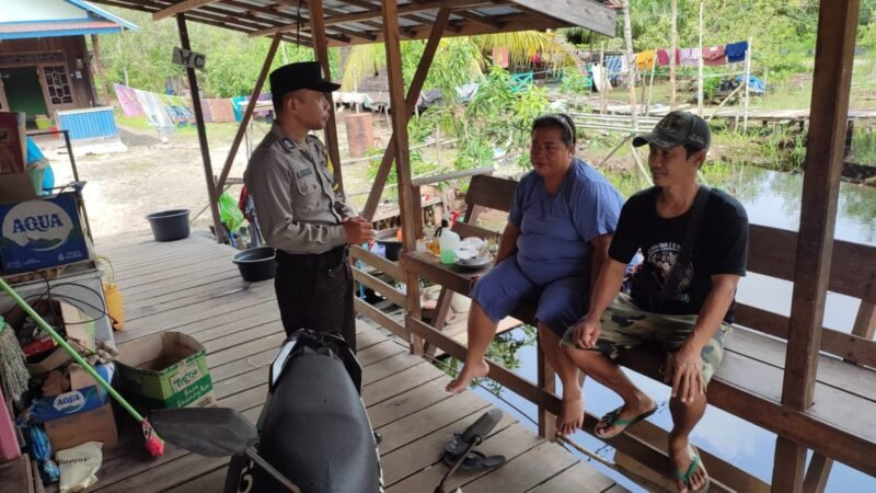 Cegah Judi Online Sat Binmas Polres Pulang Pisau Laksanakan Sambang ke Masyarakat
