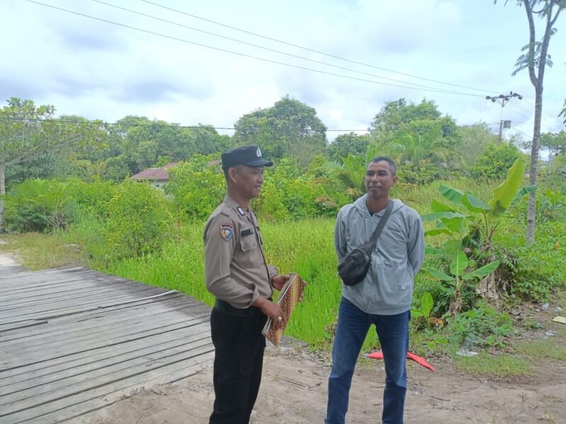 PERSONEL SATBINMAS POLRES PULANG PISAU SAMPAIKAN HIMBAUAN CEGAH PREMANISME DI TENGAH MASYARAKAT