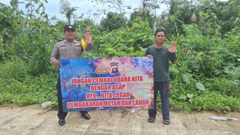 Personel Polsek Kahayan Kuala sambangi warga dan Memberikan himbauan Tentang Larangan Membakar hutan dan lahan