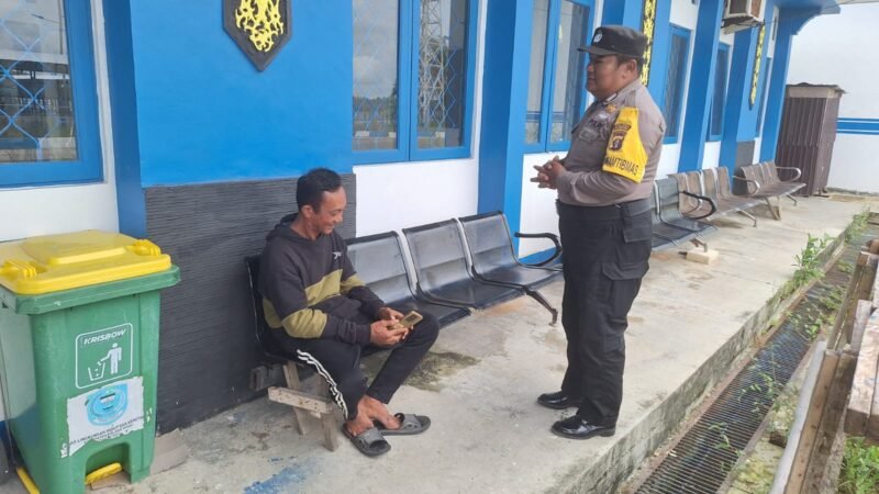 Personel Polsek Kahayan Kuala menyampaikan pesan Kamtibmas, dan Himbauan kamtibmas