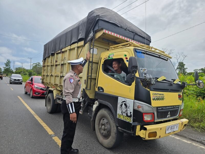 Satlantas Polres Pulang Pisau Tertibkan Kendaraan Overload