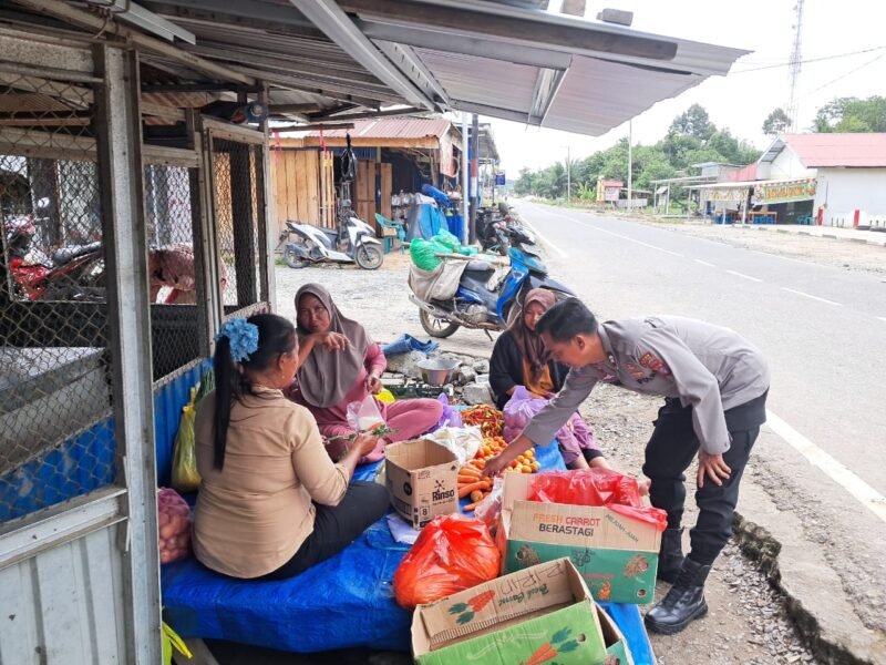 Satbinmas Polres Pulang Pisau sambangi dan dialogis dengan pedagang