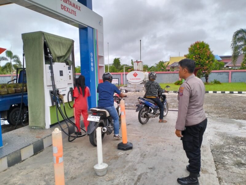 Personel Sat binmas Melaksanakan Giat Sambang Ke SPBU.