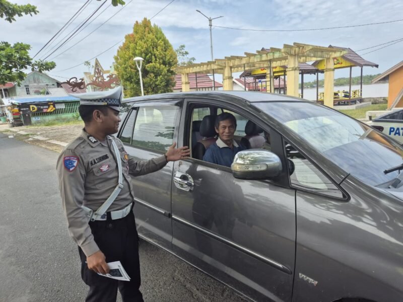 Satlantas Polres Pulang Pisau Tegur Pengemudi Tanpa Sabuk Pengaman