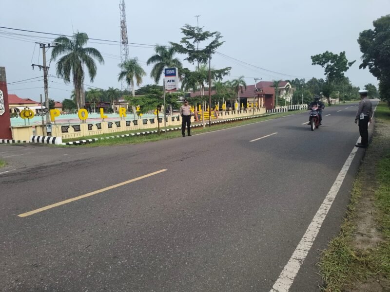 Personel Lalu Lintas Polres Pulang Pisau Laksanakan Pengaturan Pagi