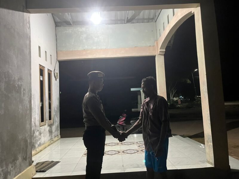 Personil Polsek Maliku Laksanakan Patroli Malam dengan Sasaran Pemukiman dan Pertokoan