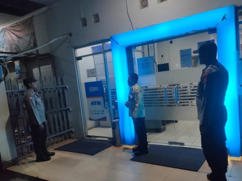 Berikan Rasa Aman, Polsek Maliku Patroli Malam ke Daerah Pemukiman Warga