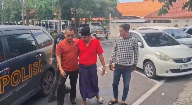 Dua Pelaku Penculikan Sekeluarga di Jombang di Tangkap Polisi (Foto: Bib Gila/TargetNews.ID)