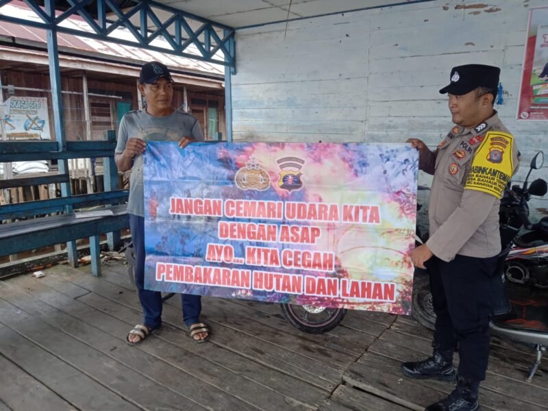 Personel Polsek Kahayan Kuala sambangi warga dan Memberikan himbauan Tentang Larangan Membakar hutan dan lahan