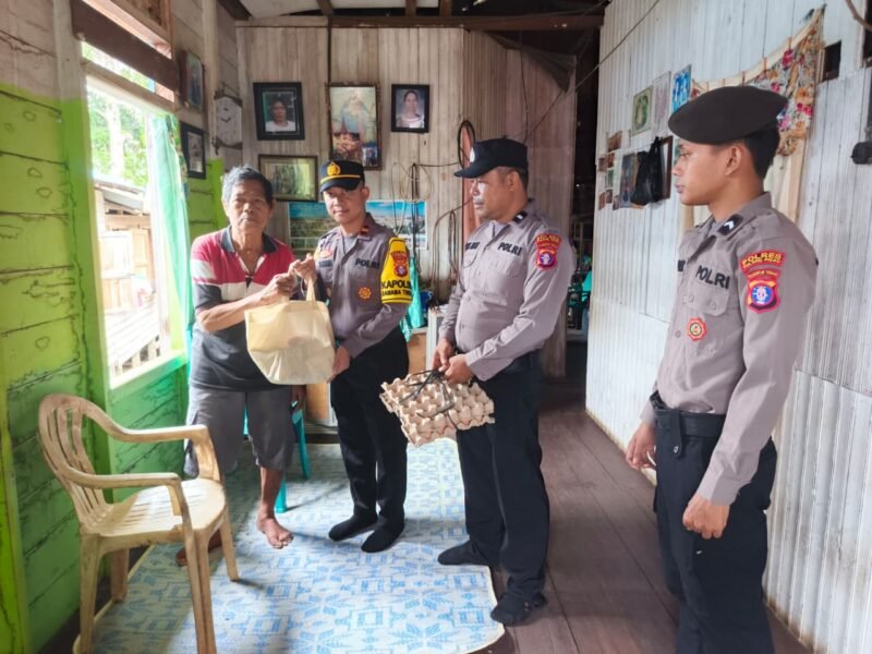 Lebih Dari Sekadar Bantuan, Baksos Polsek Banama Tingang Pererat Kekeluargaan dengan Masyarakat