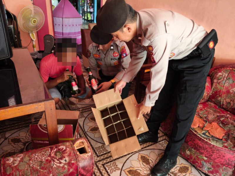 Operasi Pekat Ramadhan: Sat Samapta Polres Pulpis Amankan Penjual Miras Tanpa Izin