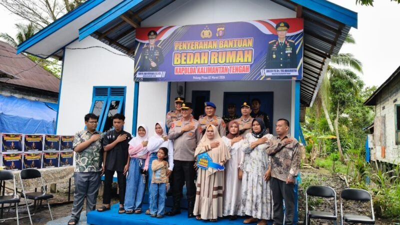 Kunjungi Polres Pulpis, Kapolda Kalteng Serahkan Bedah Rumah dan Salurkan Bansos di Bulan Ramadan