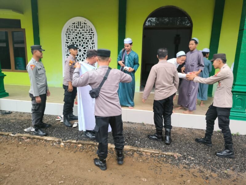Berbagi di Bulan Suci, Polres Pulang Pisau Sambangi Pondok Pesantren An-Nuur