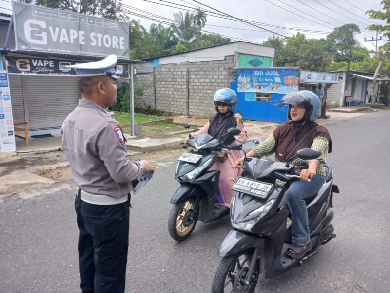 Unit Kamsel Sampaikan Himbauan Kamseltibcarlantas