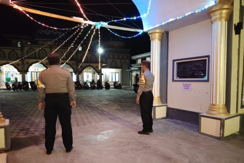 Rutinitas Personil Polsek Kahayan Kuala di bulan Ramadhan melaksanakan kegiatan Patroli Kamtibmas pada malam hari guna cegah terjadinya bahaya tindak kejahatan
