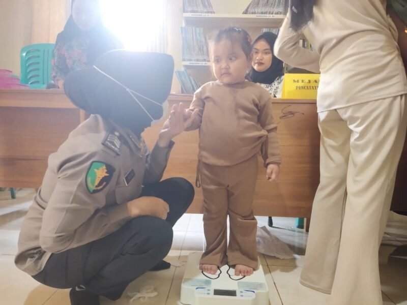 Tekan Stunting, Polres Pulang Pisau Salurkan Bantuan Gizi Lewat Program RUNCING