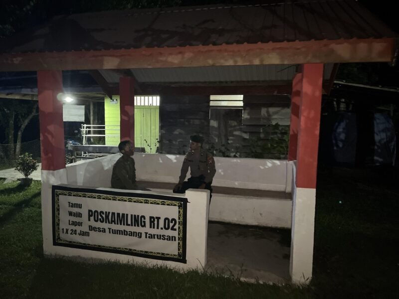 KANIT BINKAMSA POLRES PULANG PISAU LAKUKAN PENGECEKAN POS KAMLING DI DESA
