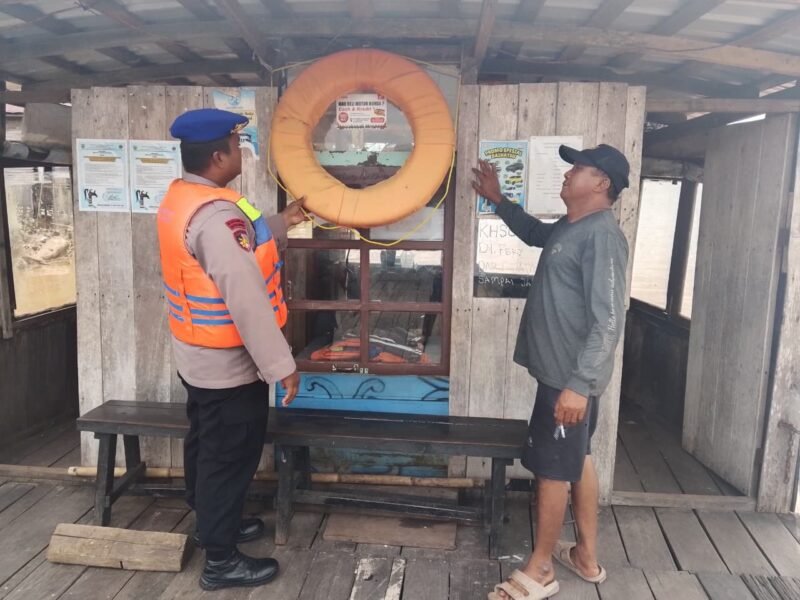 Jaga Kamtibmas Pesisir, Satpolairud Polres Pulang Pisau Gencarkan Sambang Polmas Perairan