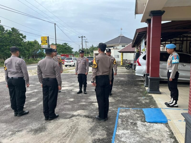 Jaga Keamanan Wilayah, Polsek Banama Tingang Laksanakan Serah Terima Piket Penjagaan Mako