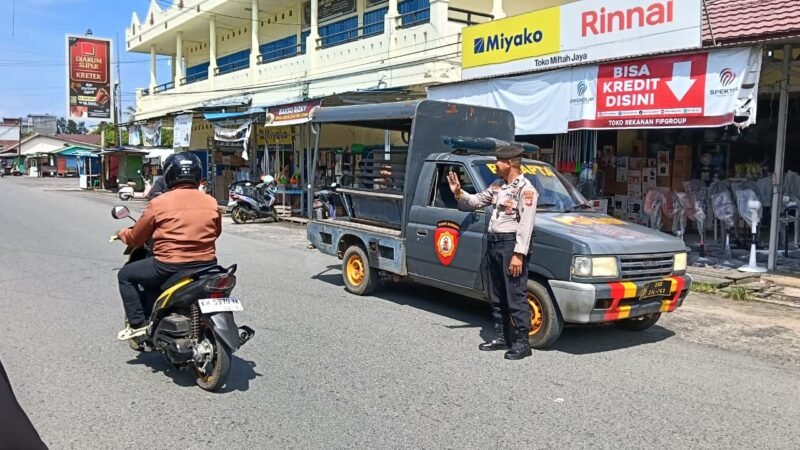 Jaga Kondusifitas Akhir Pekan, Personel Polsek Kahayan Hilir Sambangi Pasar Patanak