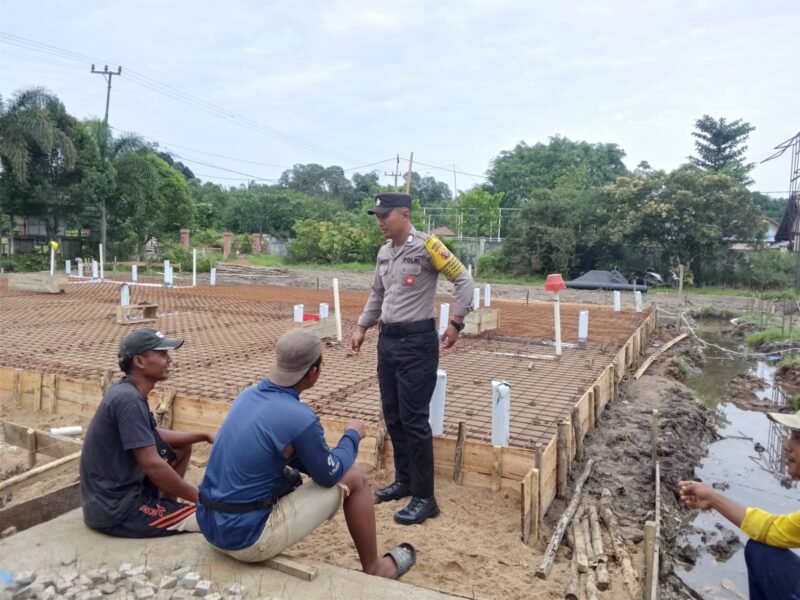 Ciptakan Situasi Kondusif, Polsek Pandih Batu Gelar Patroli Humanis dan Sambangi Warga
