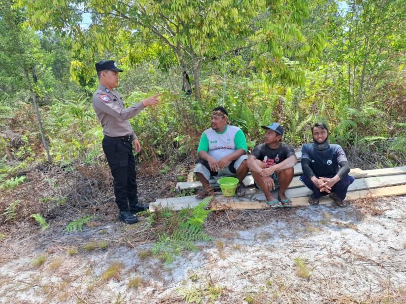 Cegah Karhutla Sejak Dini, Polsek Banama Tingang Gencarkan Sosialisasi Humanis di Desa Goha