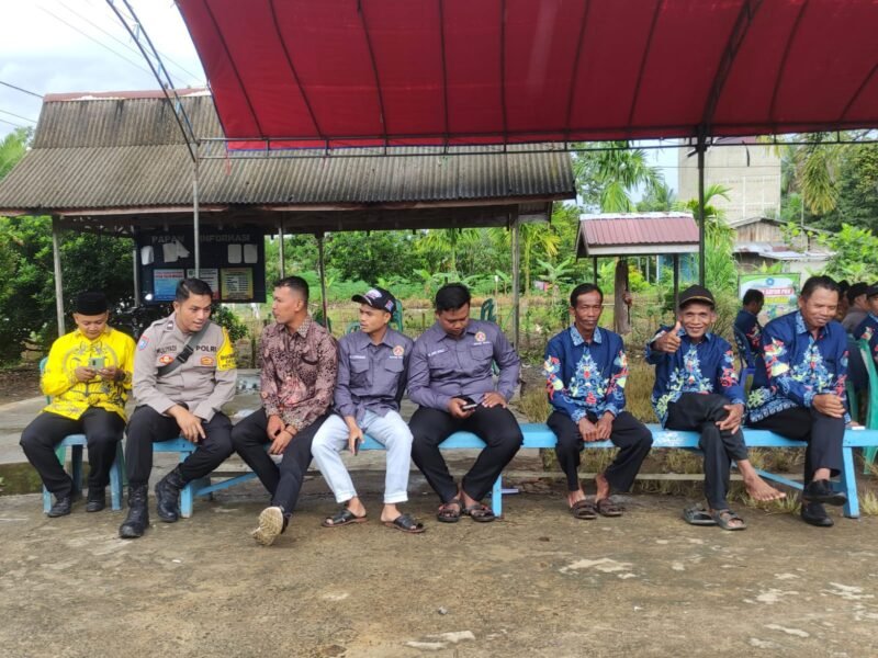 Dekati Pengguna Jalan, Polsek Pandih Batu Edukasi Kesadaran Keamanan Lingkungan