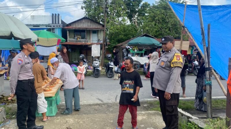 Pantau Aktivitas Pasar Kamis, Personel Polsek Kahayan Hilir Pastikan Keamanan Warga