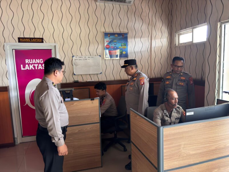 Pastikan Layanan Publik Maksimal, Kabagops Polres Pulang Pisau Cek Kesiapan Operator 110