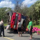 Truk Bermuatan Ratusan Tabung LPG Terbalik di Trans-Kalimantan Jabiren, Diduga Sopir Mengantuk