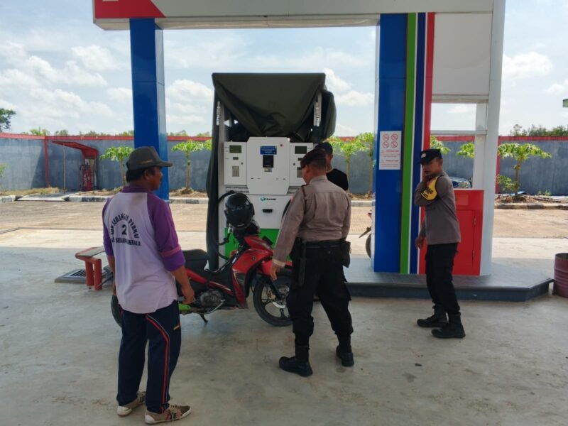 Polsek Sebangau Kuala Pastikan Stok dan Akurasi Takaran BBM di SPBU Sebangau Permai Aman