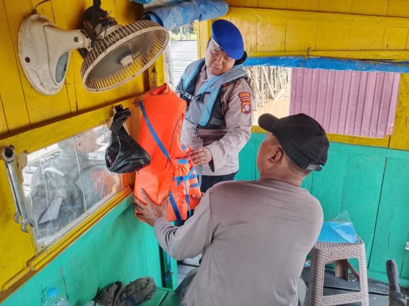 Satpolairud Polres Pulang Pisau Ingatkan Pentingnya Alat Keselamatan Berlayar