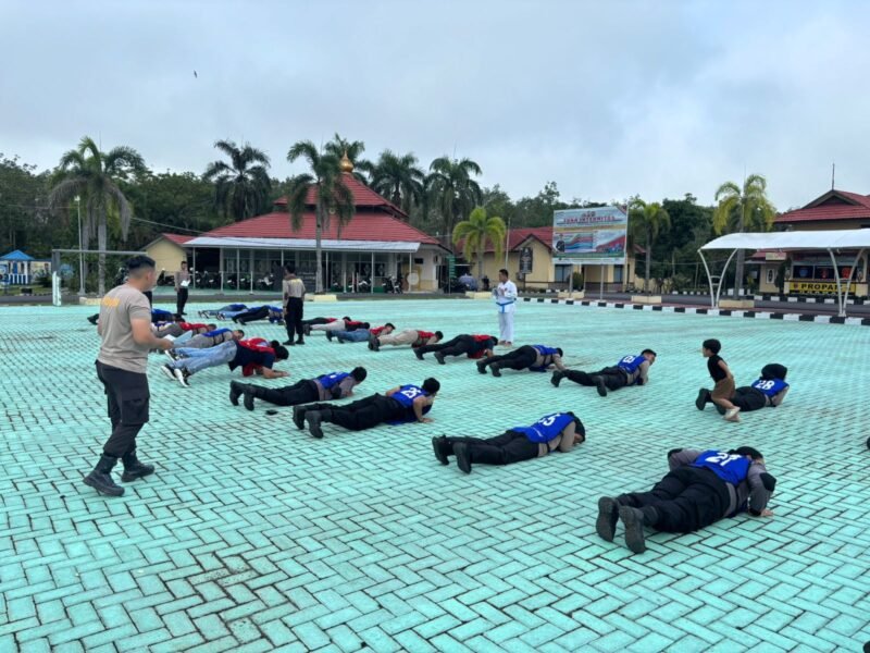Tingkatkan Kemampuan Fisik, Personel Polres Pulang Pisau Ikuti Ujian Beladiri Polri