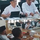 Foto ist : Dirut PDAM Batu Achmad Yusuf dan Kabag Teknik Ichwan Hadi, dan Ketua Komisi B Asmadi wakil Bambang Pramono.