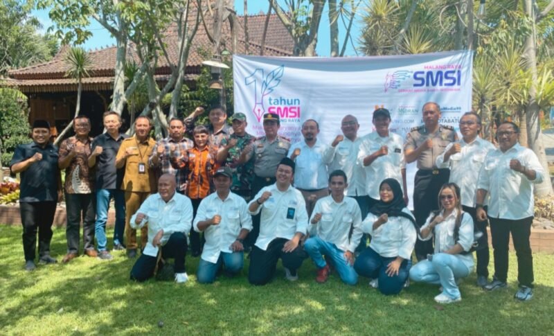 Foto ist : Seluruh Jajaran dan pengurus SMSI Malang Raya bersama perwakilan Forkopimda se Malang Raya.