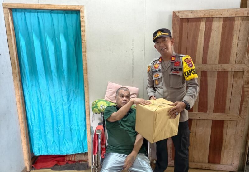 Polsek Kahayan Tengah Salurkan Bantuan Sembako untuk Warga Kurang Mampu