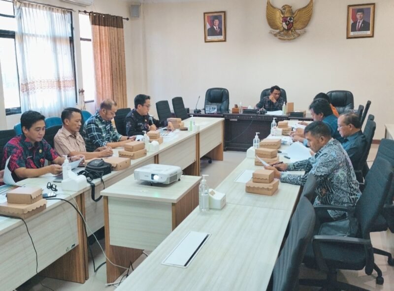 Foto ist: Rapat kerja komisi B DPRD Batu dan Dinas Pariwisata Batu bahas program pariwisata 2026.