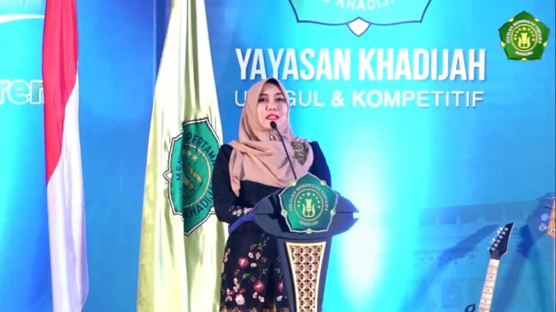 wisuda siswa-siswi SMP Khadijah Surabaya yang digelar di Ruang Marwah, Masjid Akbar Surabaya (Foto: Istimewah/Anil)