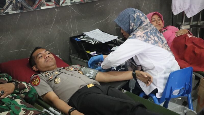 Donor Darah Sambut Hari Bhayangkara Ke-80 (Foto: Istimewah/Fauzi)
