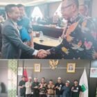 Foto ist : kanan Walikota Batu H.Nurochman ,S.H., M.H dan Pengacara Al Hikmah Achmad Wachdin. Beserta Warga Desa Giripurno