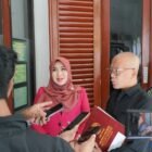 Foto: Proses persidangan gugatan wanprestasi yang diajukan Andreas Tandiono Budianto terhadap Hj. Aisyah dan Notaris Ariana Yanua Trizanti kembali bergulir di Pengadilan Negeri (PN) Surabaya