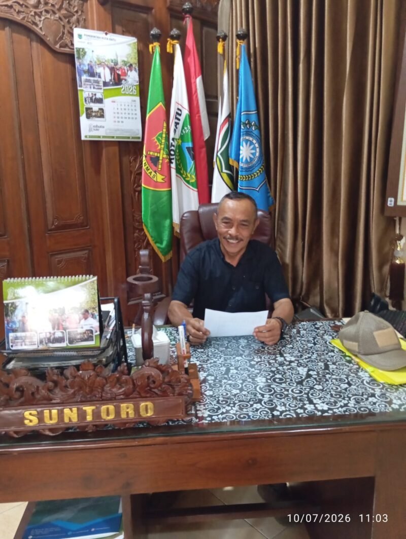 Foto ist: Suntoro, Kepala desa Giripurno Kecamatan Bumiaji Kota Batu.