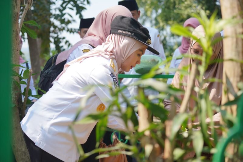 Foto: Ziarah Makam Temenggung Bahurekso Pererat Hubungan Historis Tegal dan Kendal