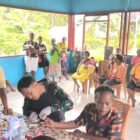Foto: Satgas Pamtas Kewilayahan RI-PNG Yonif 410/Alg Peduli Kesehatan Dipelosok Timur Indonesia